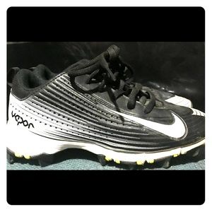 Boys baseball cleats